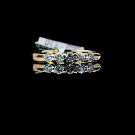 139555 - .31 ctw diamond band