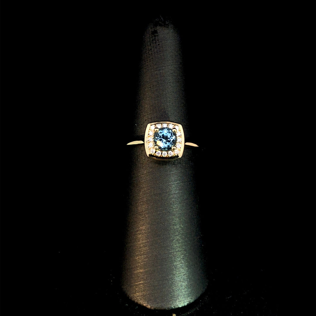 164654 - .64 ctw aquamarine and diamond ring