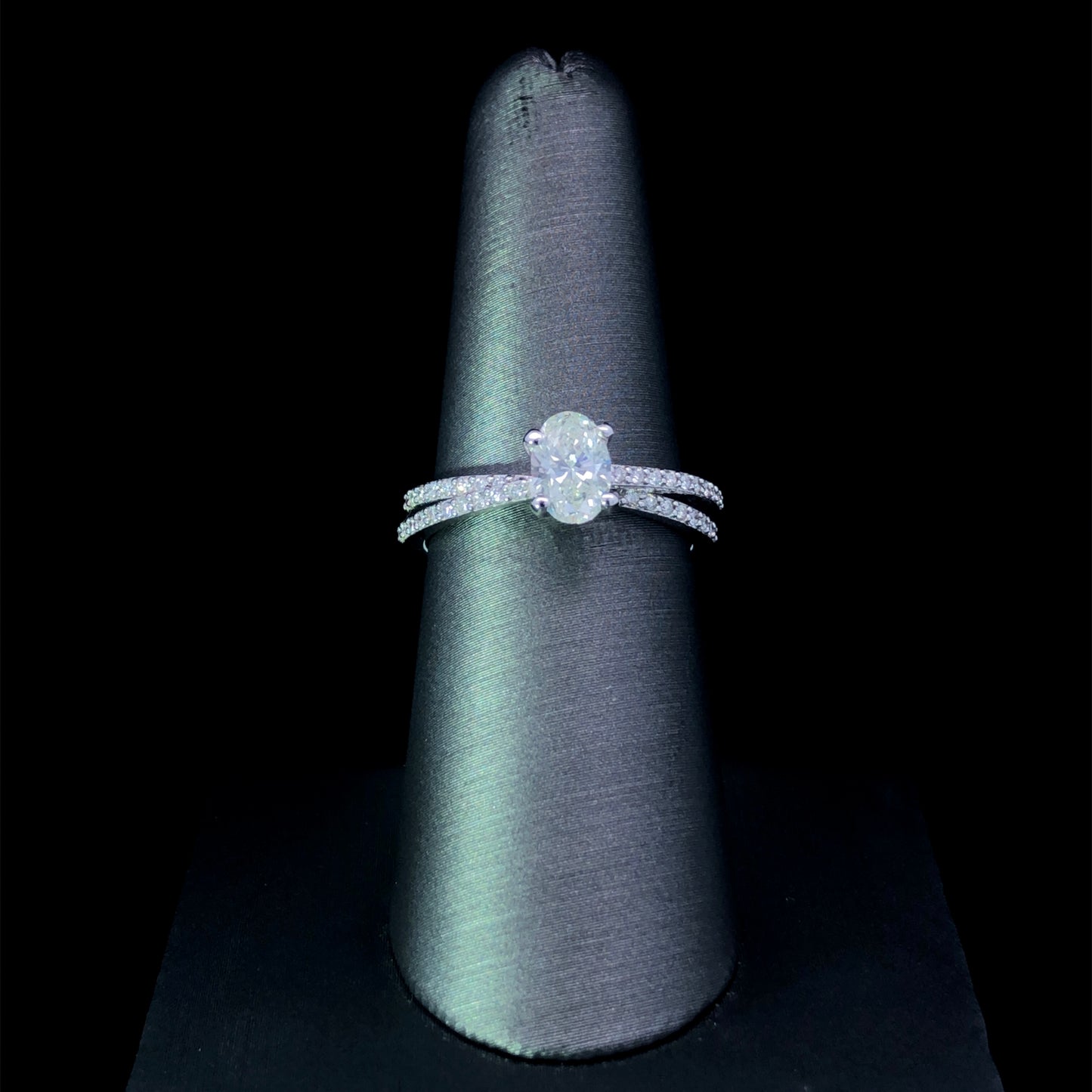 160689 - .88 ctw diamond ring