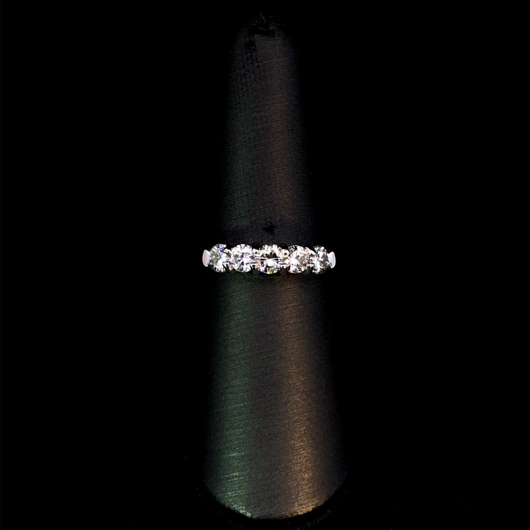 163472 - .95 ctw diamond band