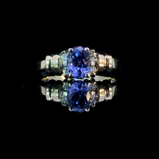 156632 - 1.35 ctw tanzanite and diamond ring