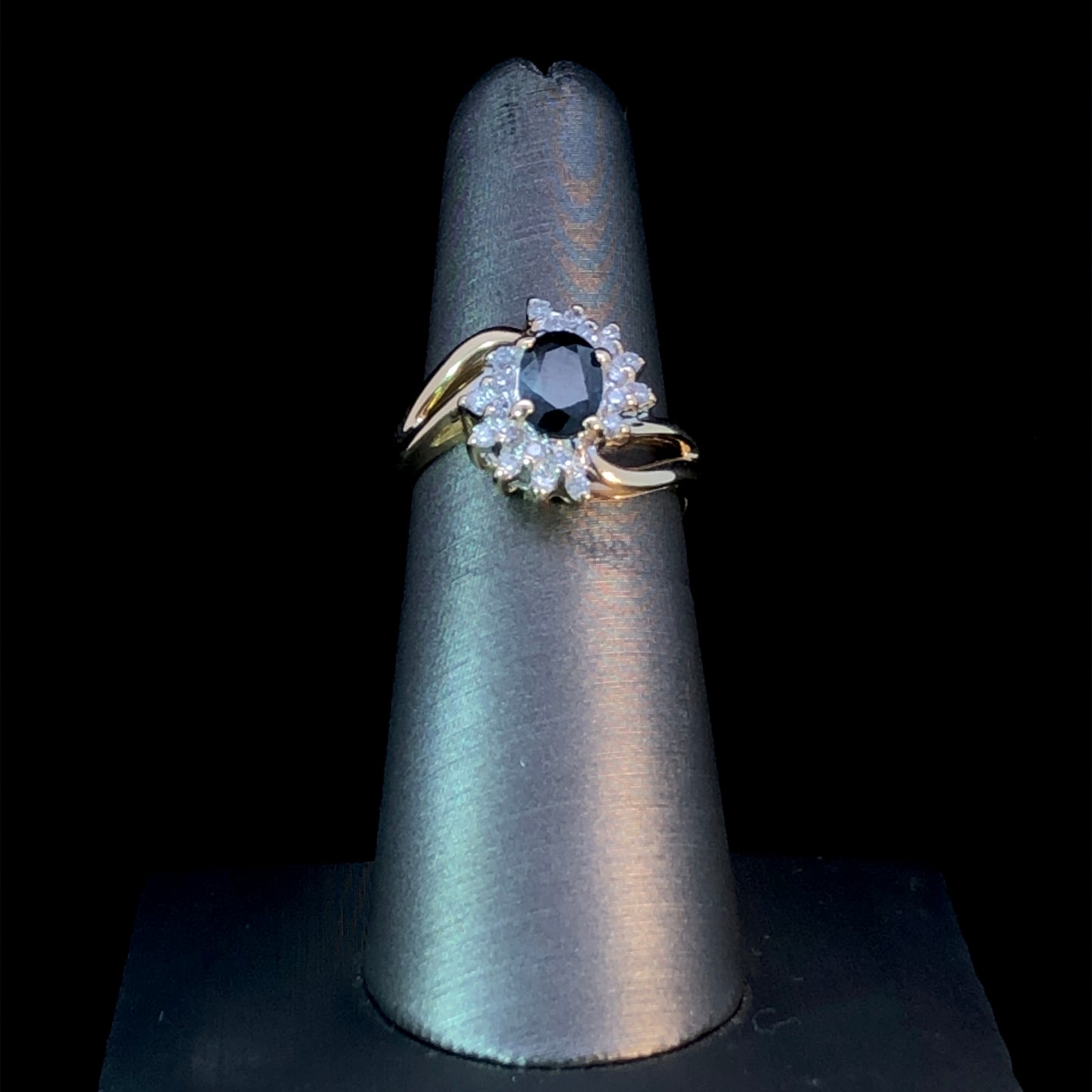 150405 - 1.10 ctw sapphire and diamond ring