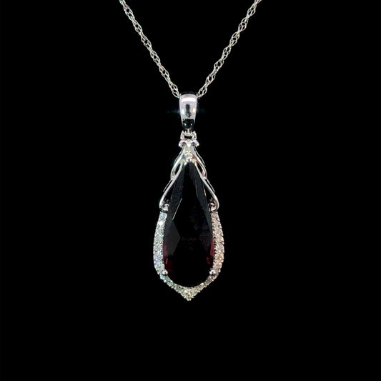 158257 - 5.73 ctw garnet and diamond pendant