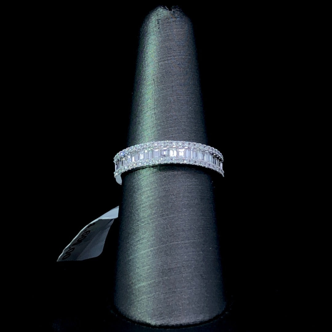 161683 - .77 ctw diamond band