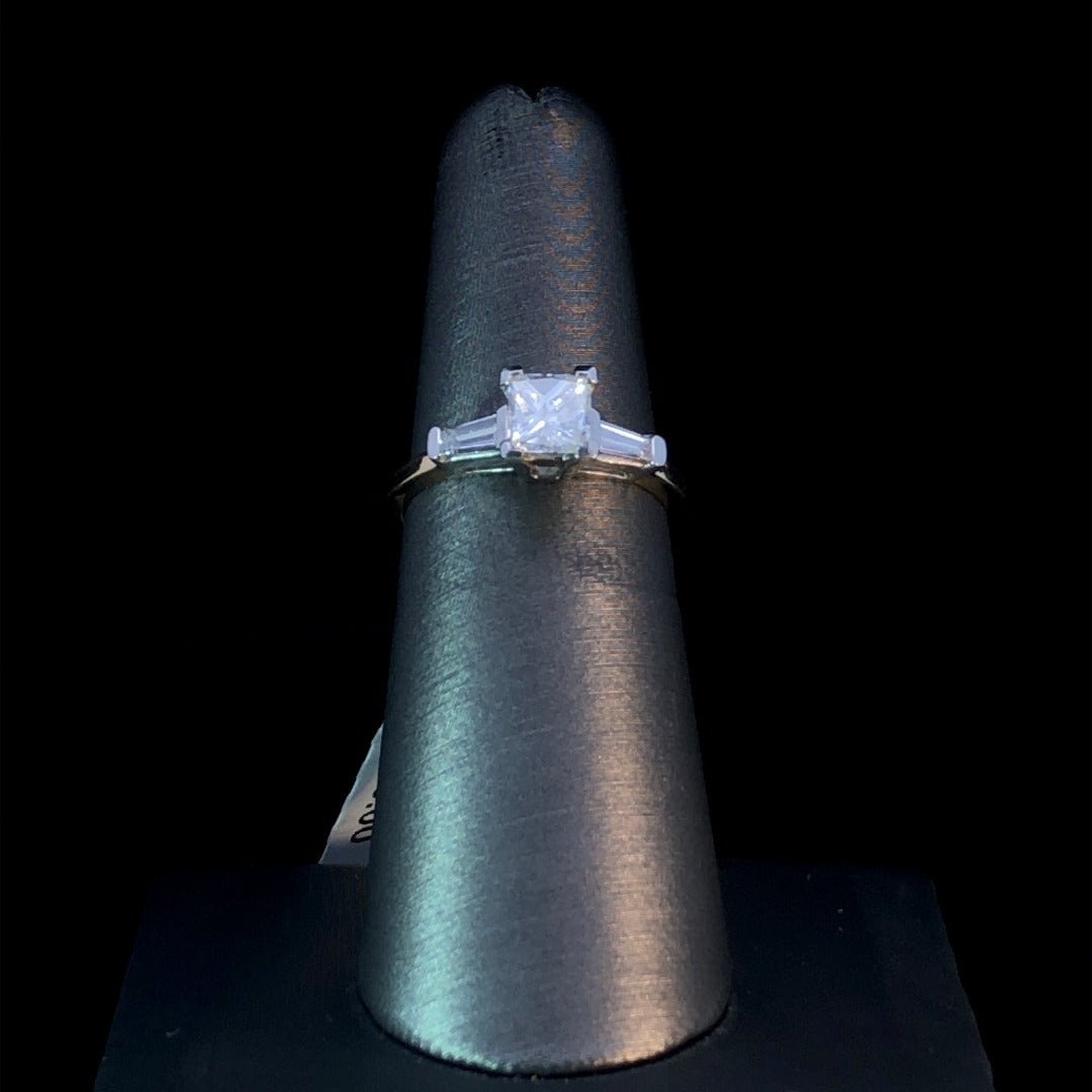 114102 - 1.00 ctw diamond ring