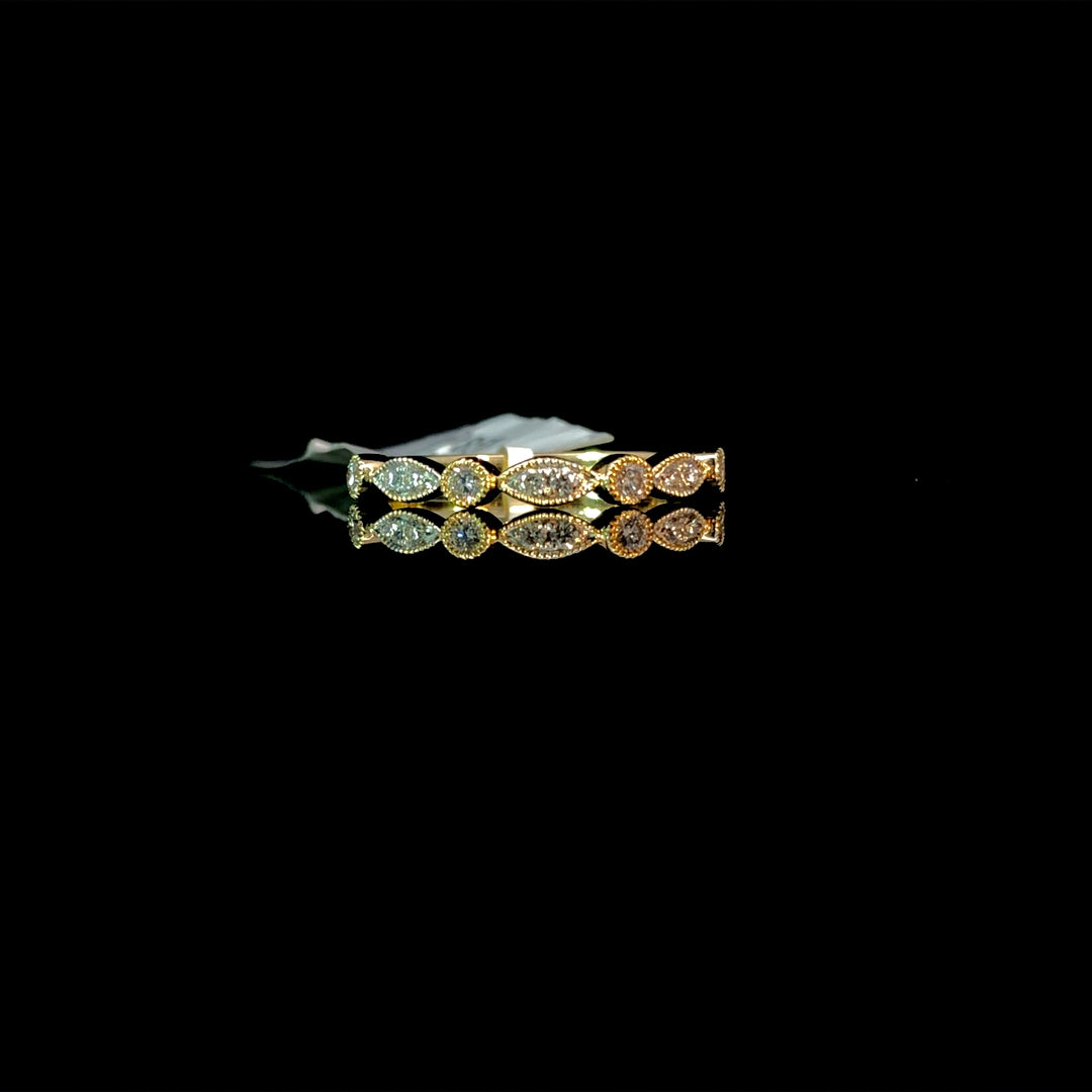 160851 - .20 ctw diamond band