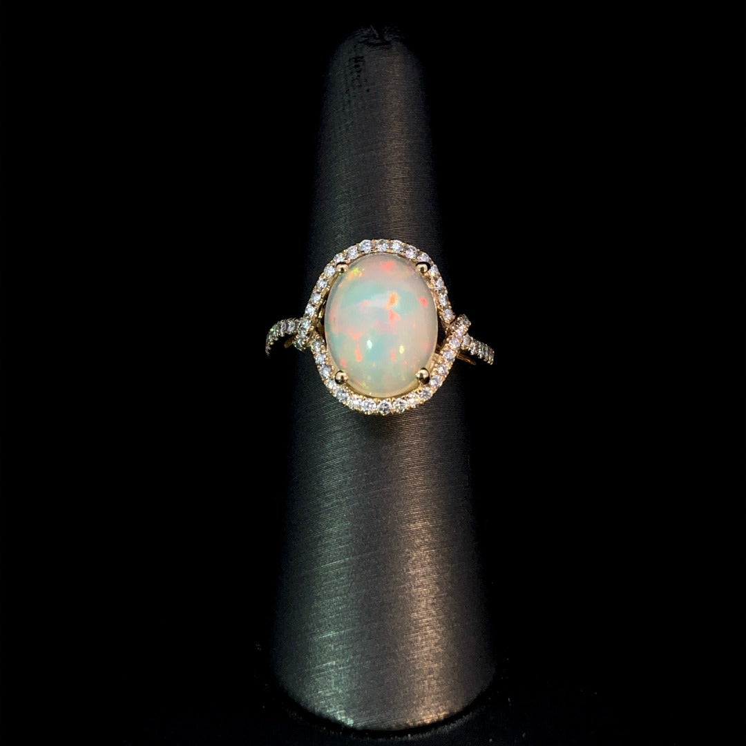 163098 - 3.60 ctw diamond and Opal ring
