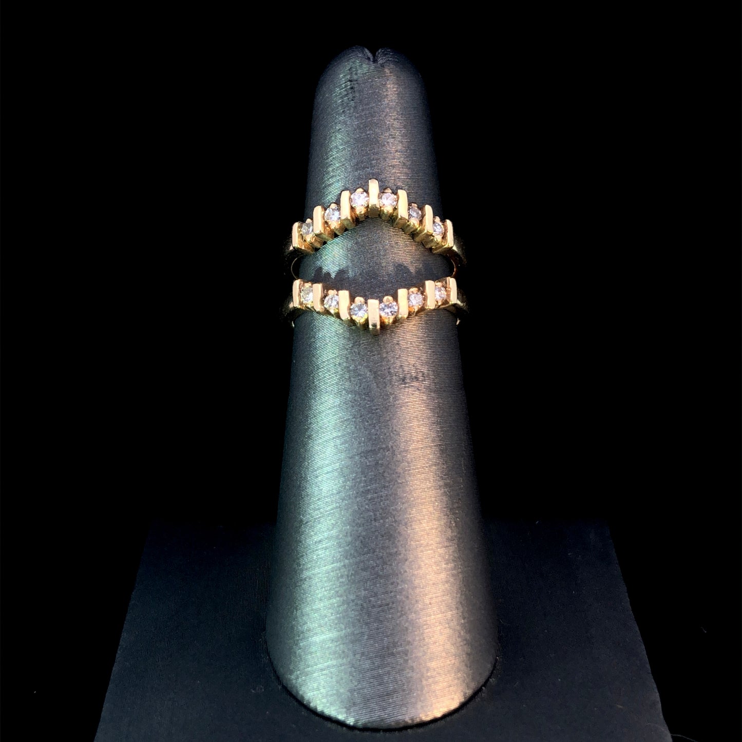 106152 - .29 ctw diamond ring guard