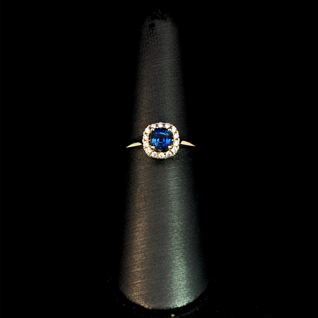 164645 - .72 ctw sapphire and diamond ring