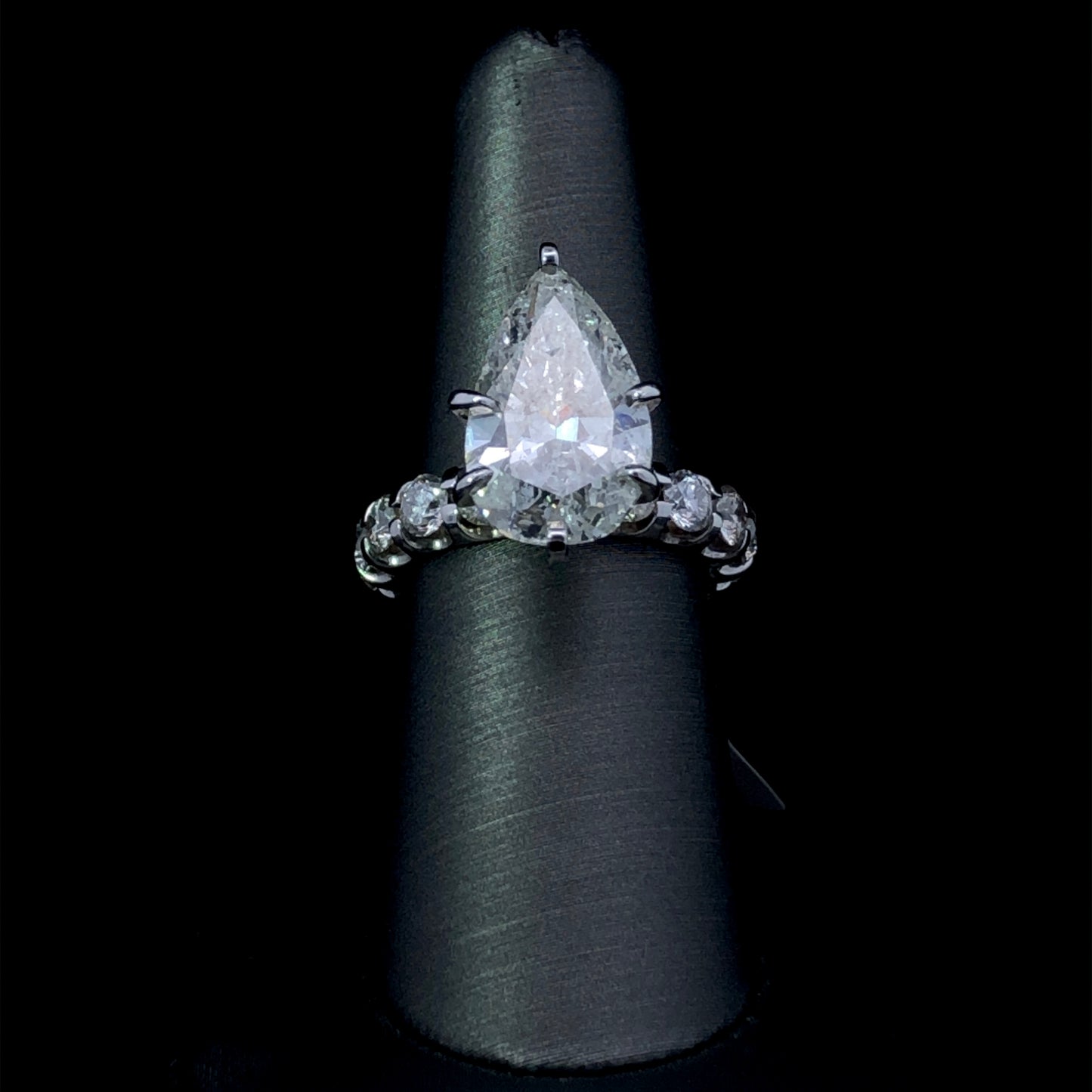 160510 - 9.78 ctw diamond ring