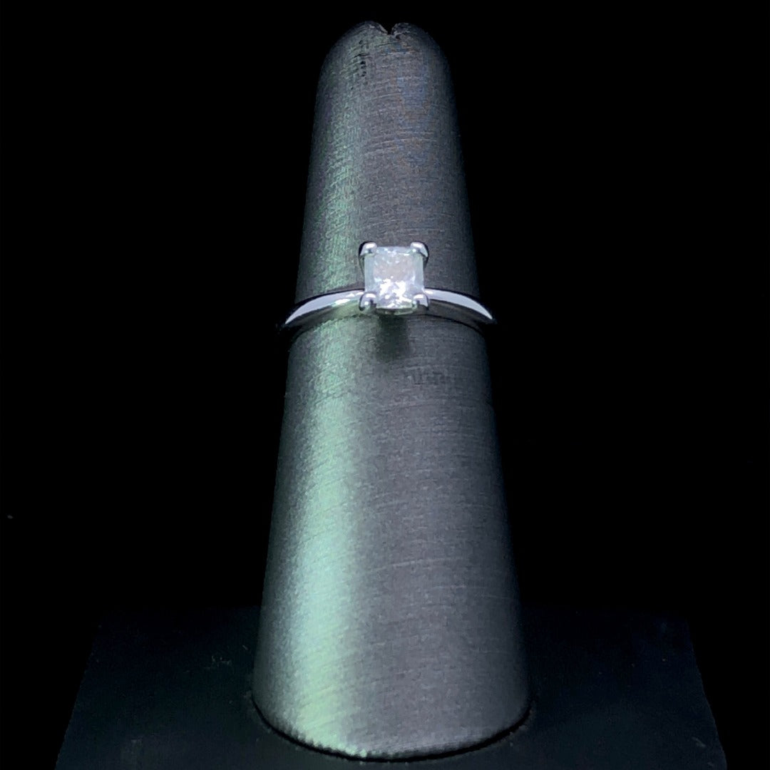 149071 - .71 ct diamond ring