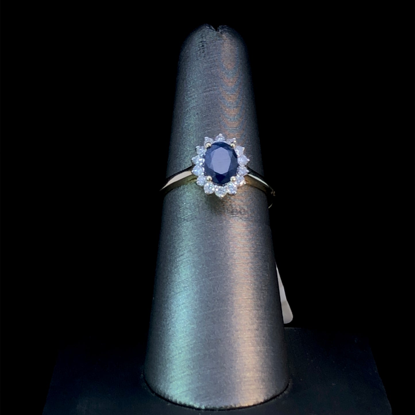 159928 - 1.31 ctw diamond and sapphire ring