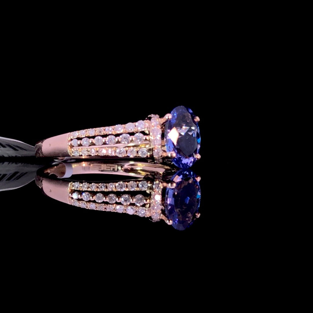 160366 - 1.55 ctw diamond and tanzanite ring