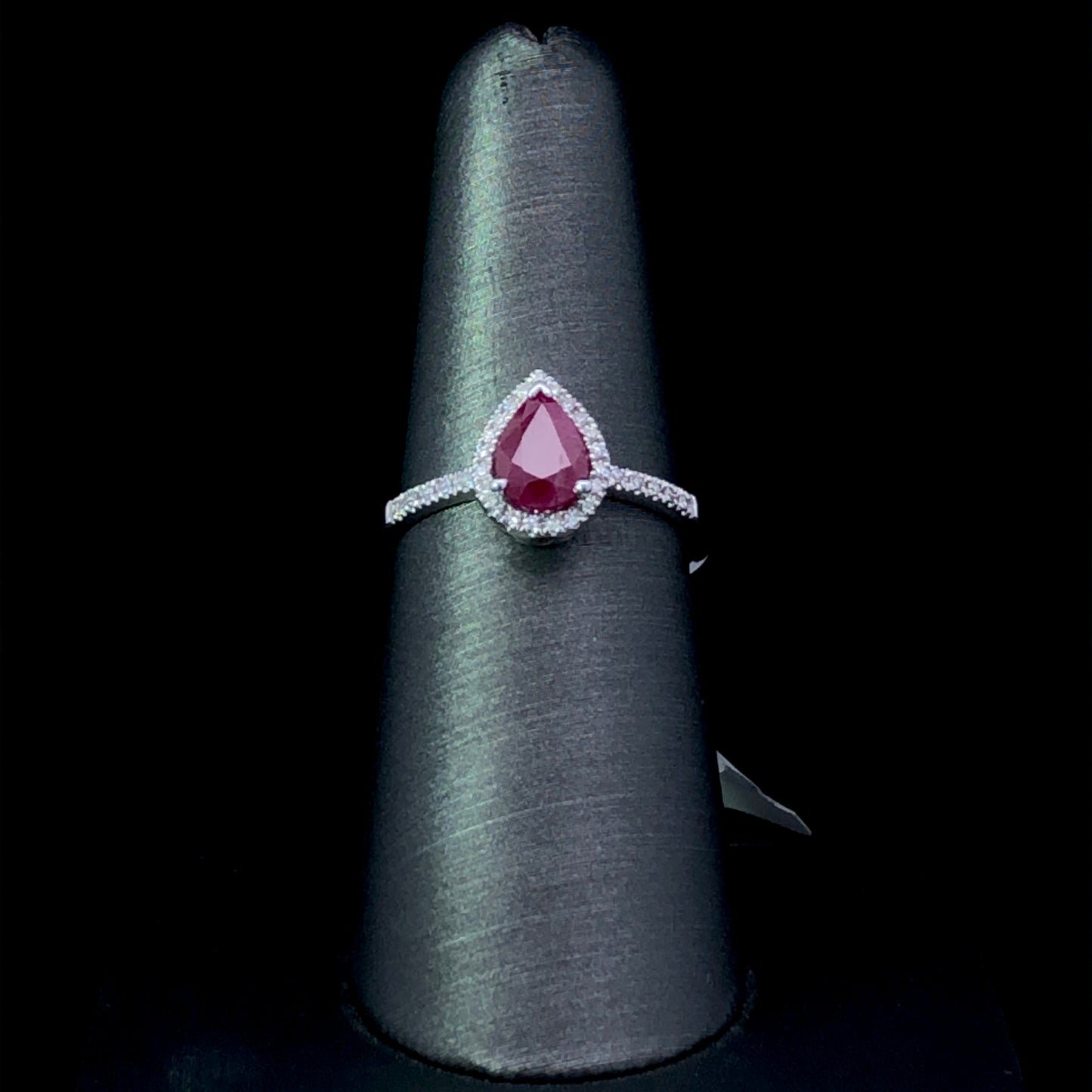 159451 - Ruby and diamond ring