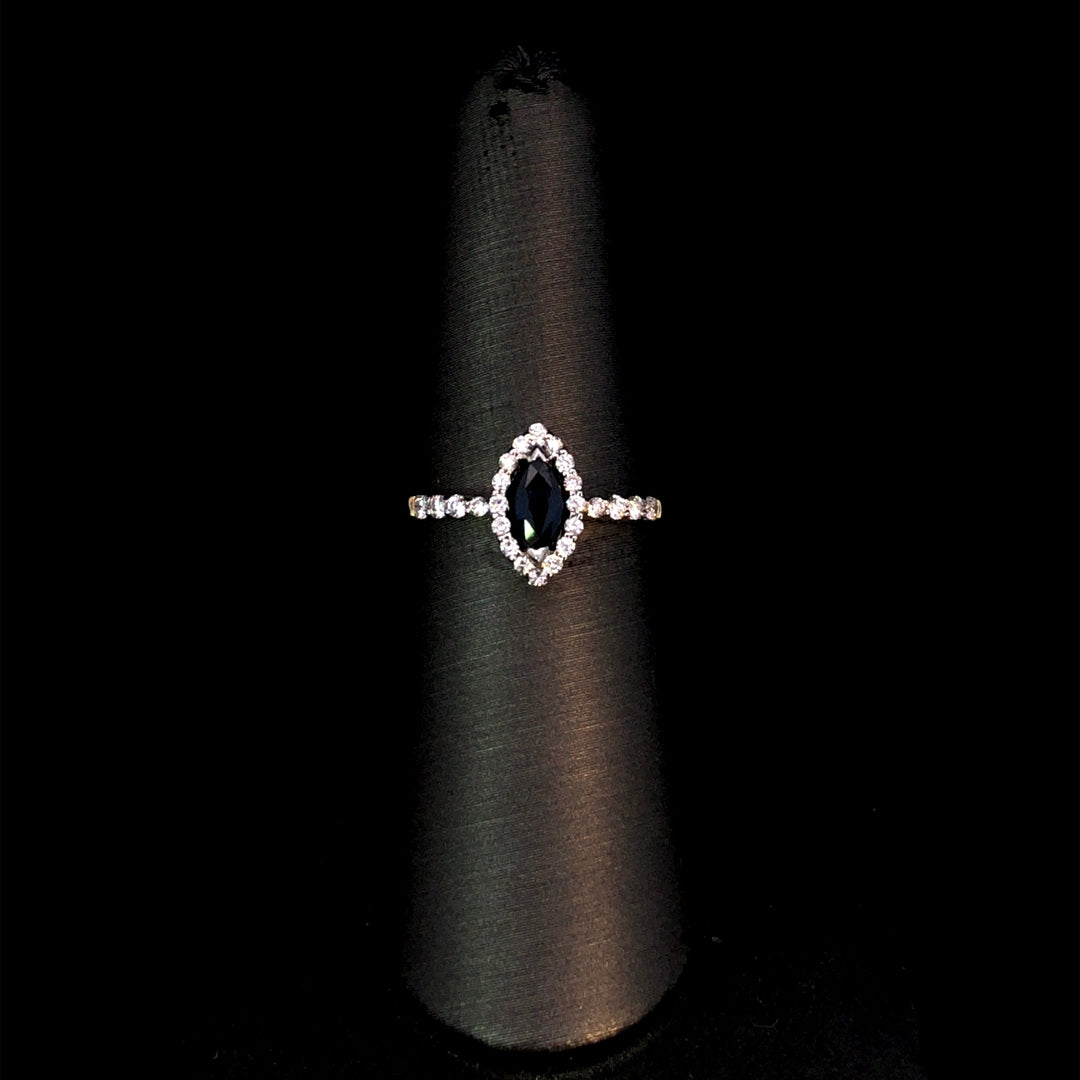 162888 - .52 ctw sapphire and diamond ring