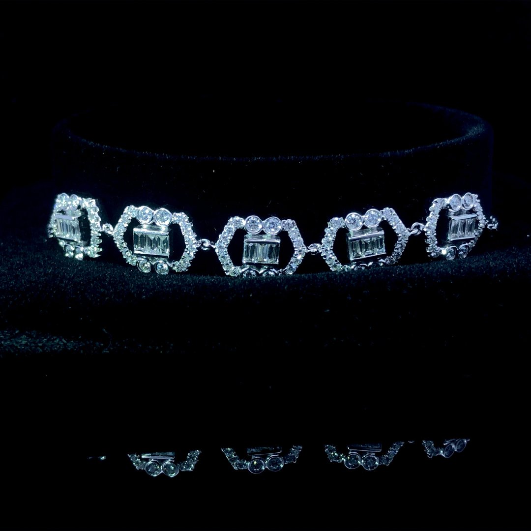 163718 - .92 ctw diamond bracelet
