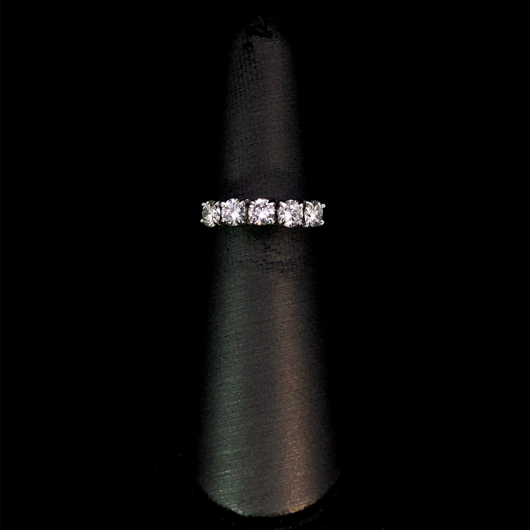 163155 - .83 ctw diamond band