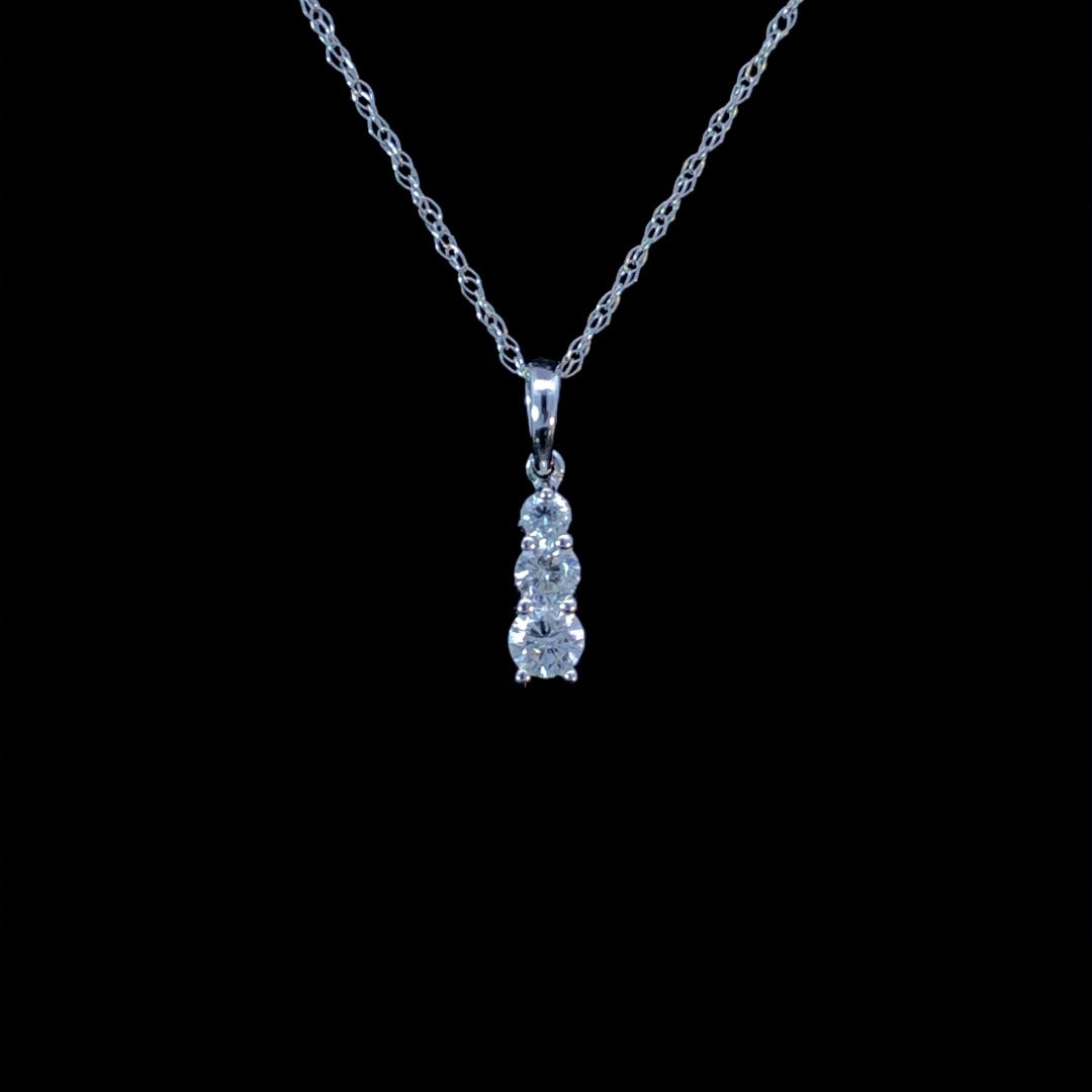 157050 - .25 ctw diamond pendant