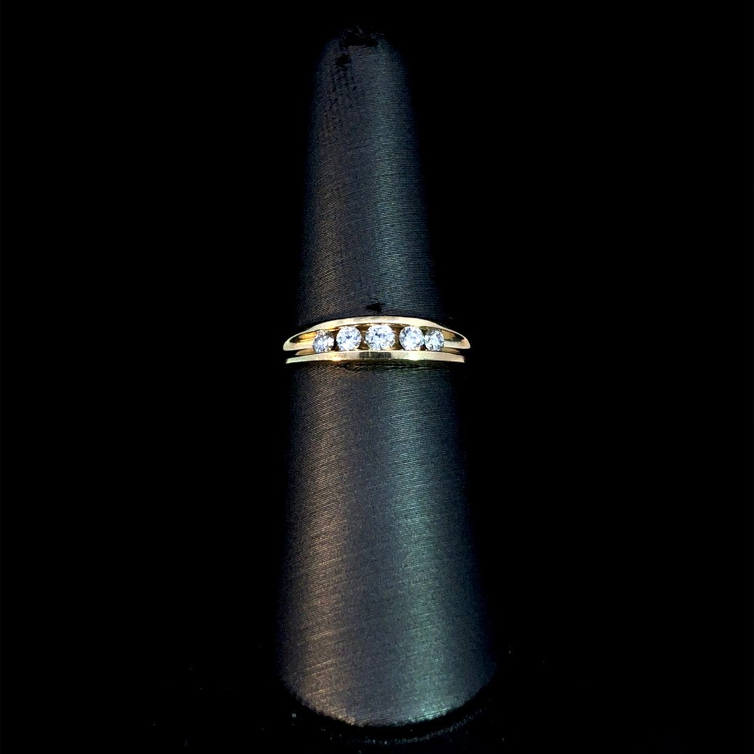 137213 - .25 ctw diamond band