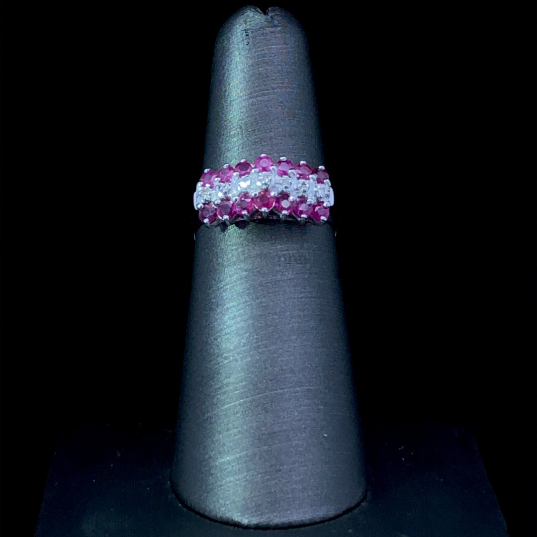 157007 - .64 ctw diamond and ruby ring
