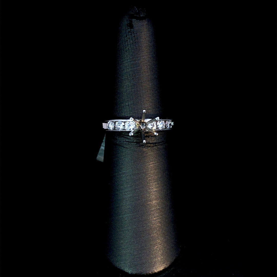 111879 - .36 ctw diamond semi mount