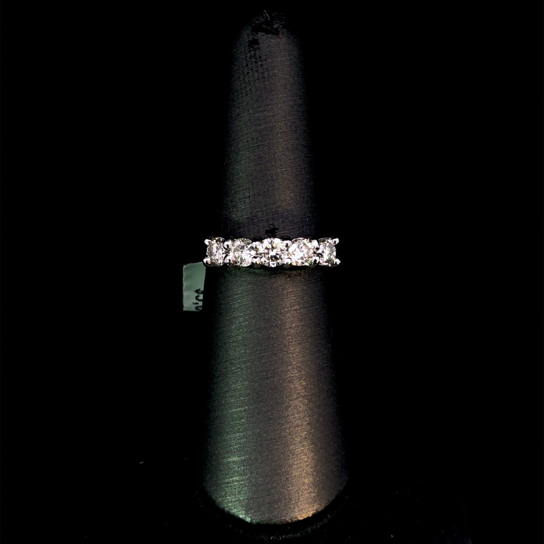 164587 - 1.02 ctw diamond band
