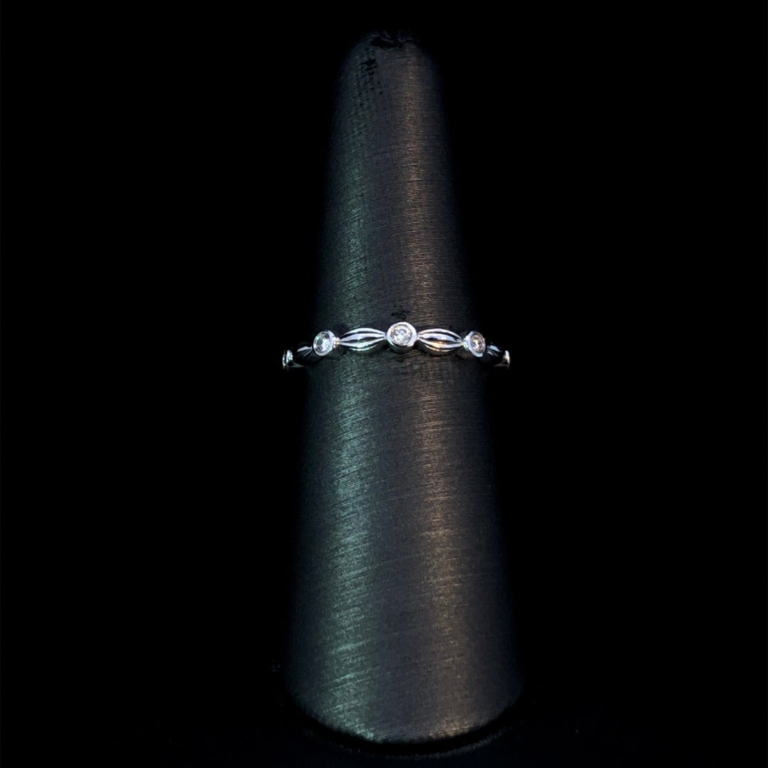 163452 - .10 ctw diamond band