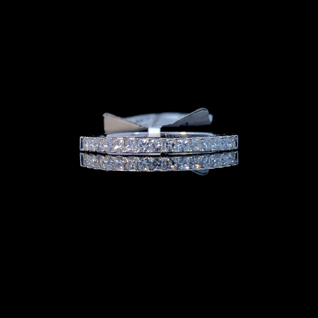 157775 - .32 ctw diamond band