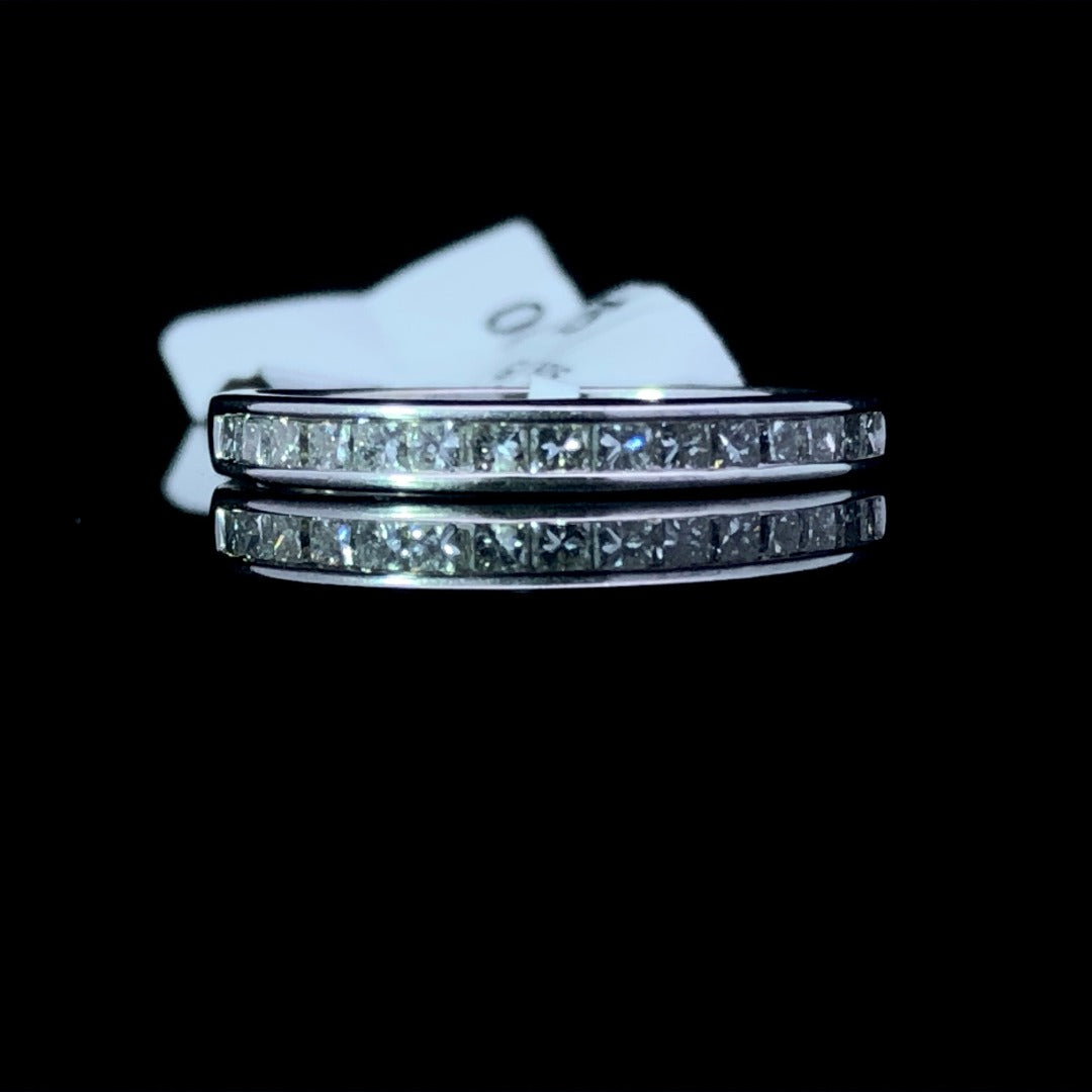 142831 - .30 ctw diamond band