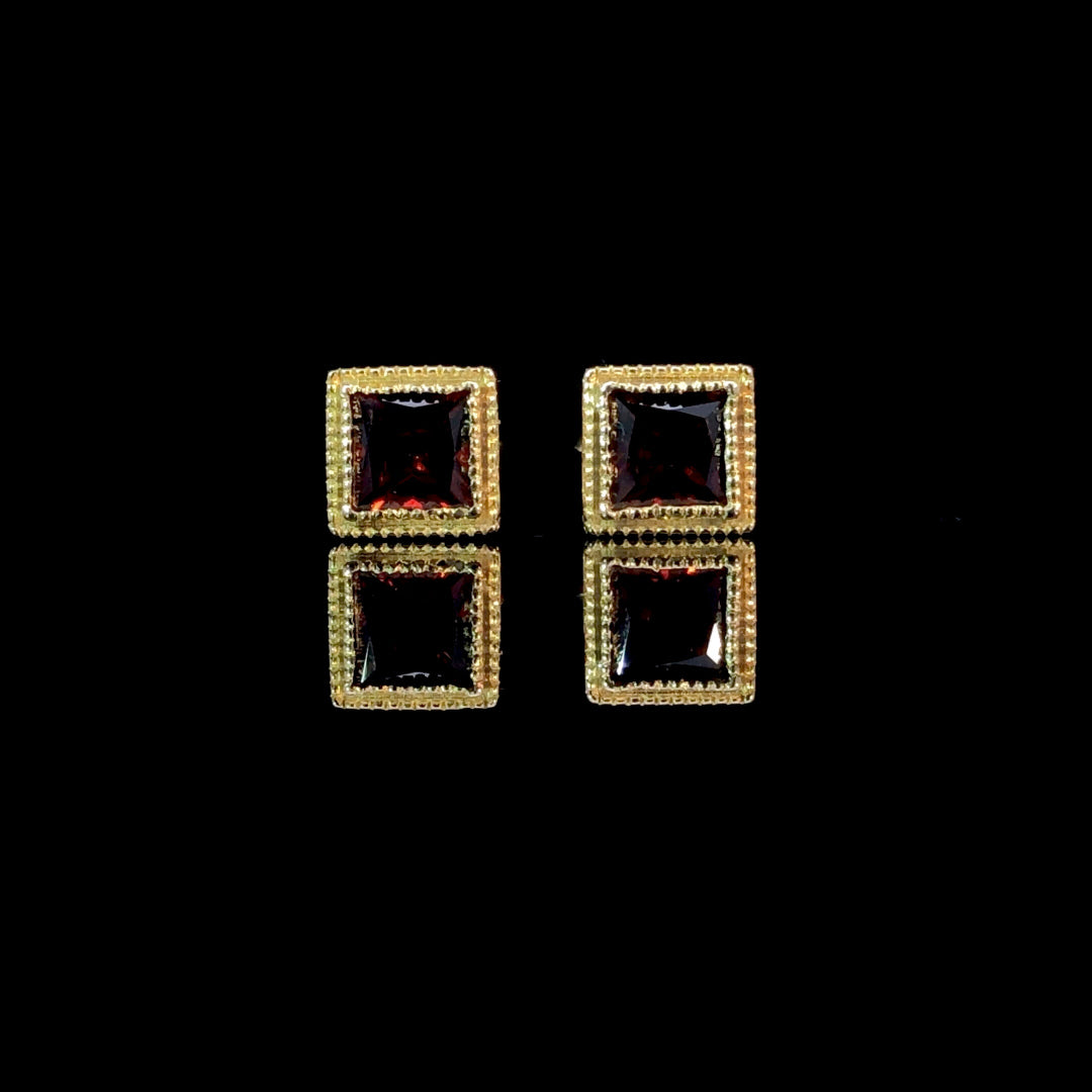165569 - Garnet and diamond earrings
