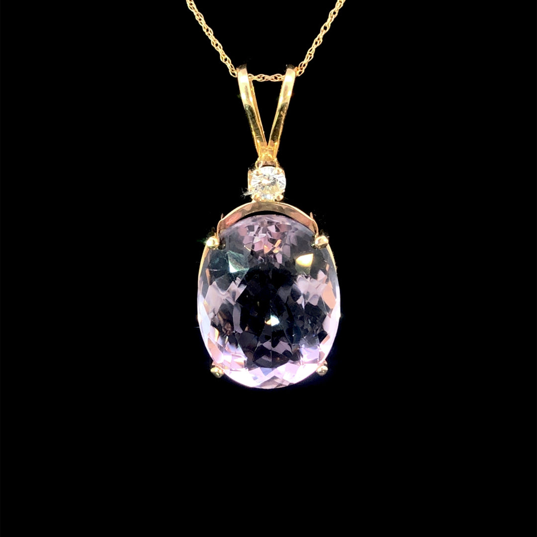 164603 - Quartz and diamond pendant