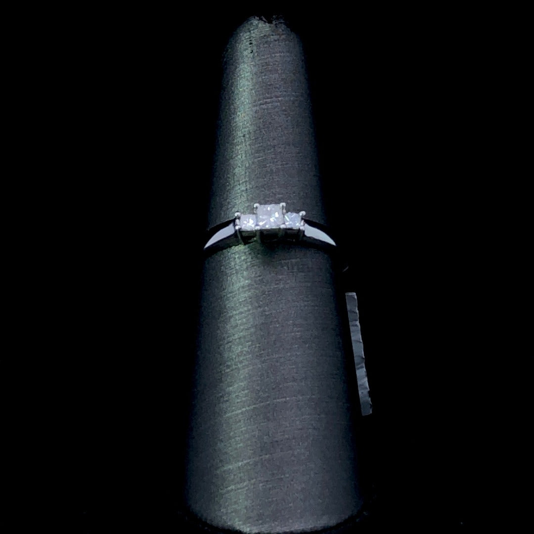 154406 - .25 ctw diamond ring