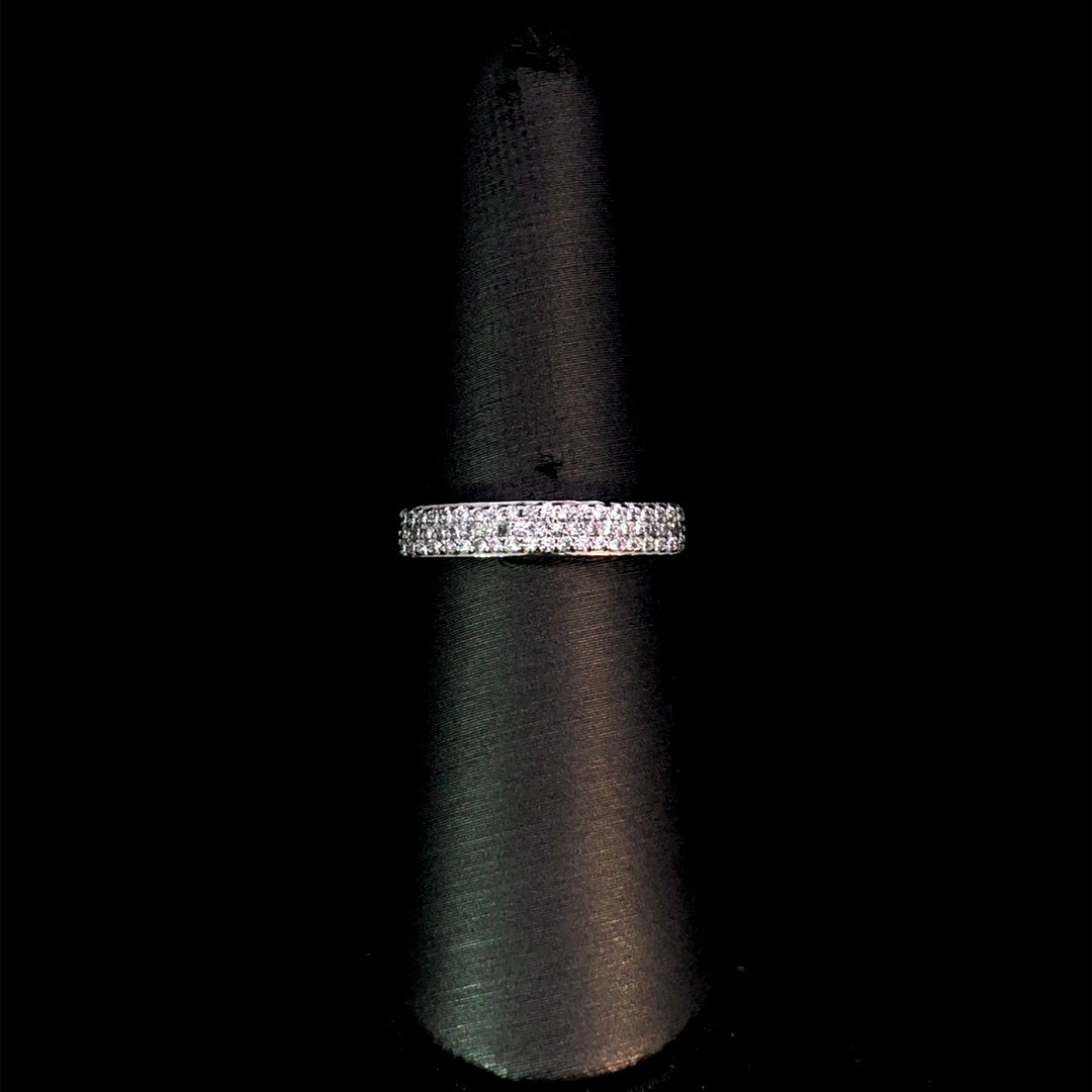 148229 - .30 ctw diamond band