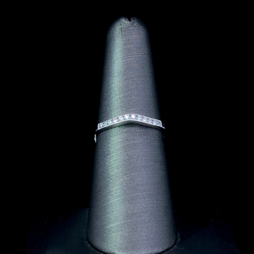 142404 - .15 ctw diamond band