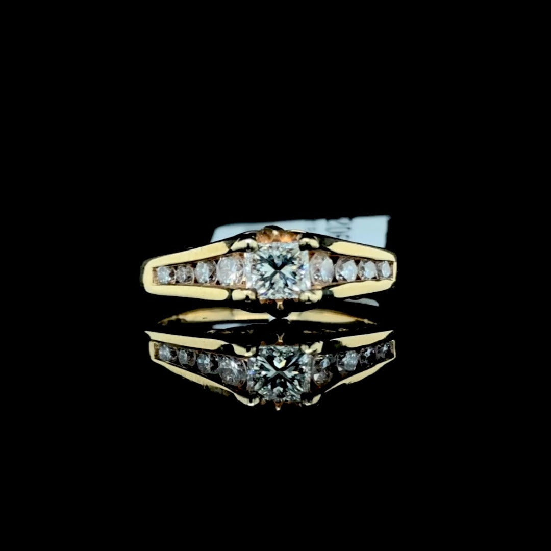 102067 - 1.00 ctw diamond ring