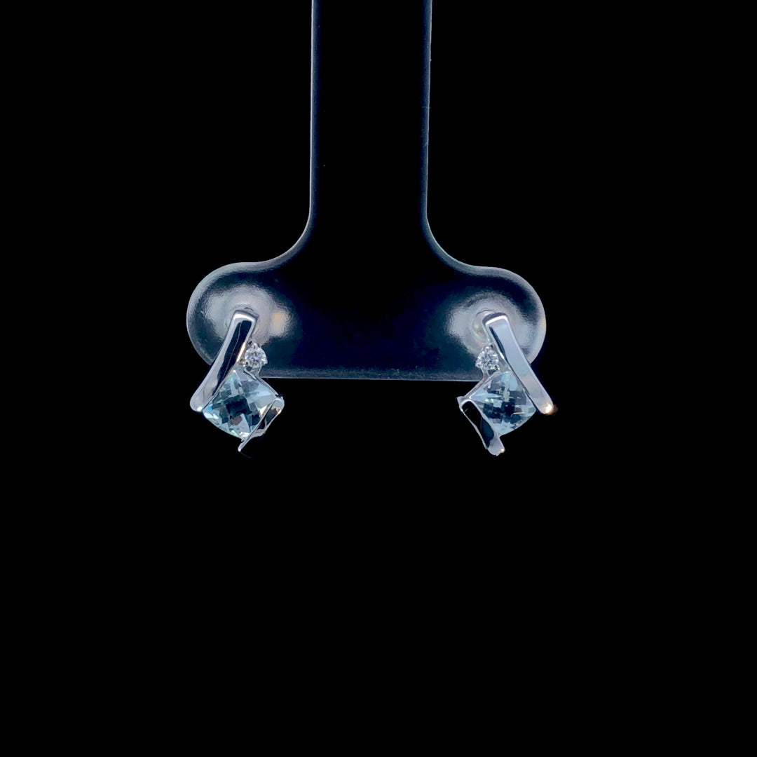 165568 - Aquamarine and diamond earrings