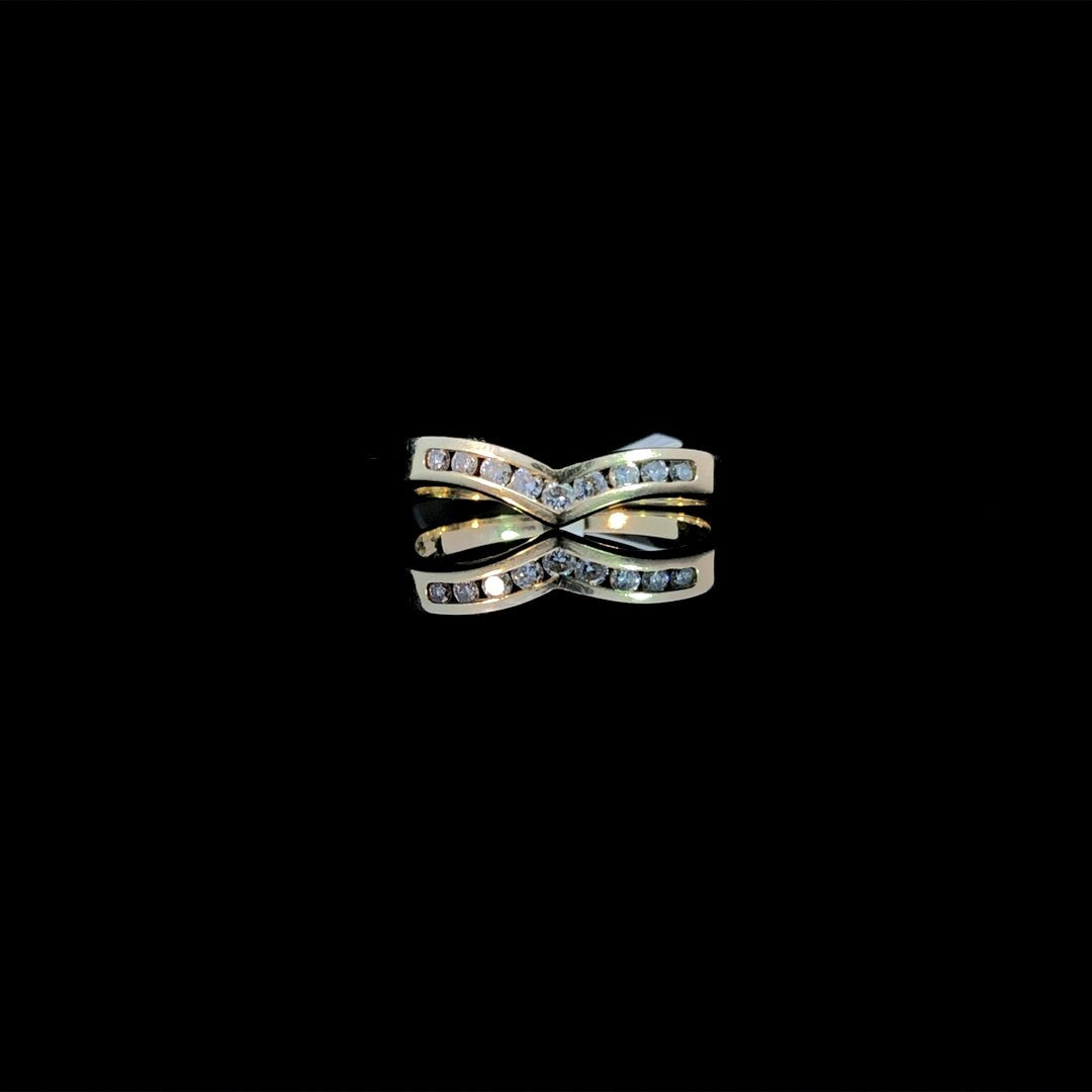 138993 - .20 ctw diamond band