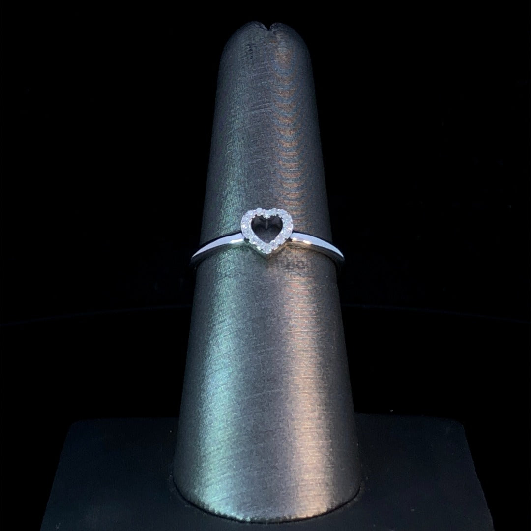 162218 - .06 ctw diamond ring