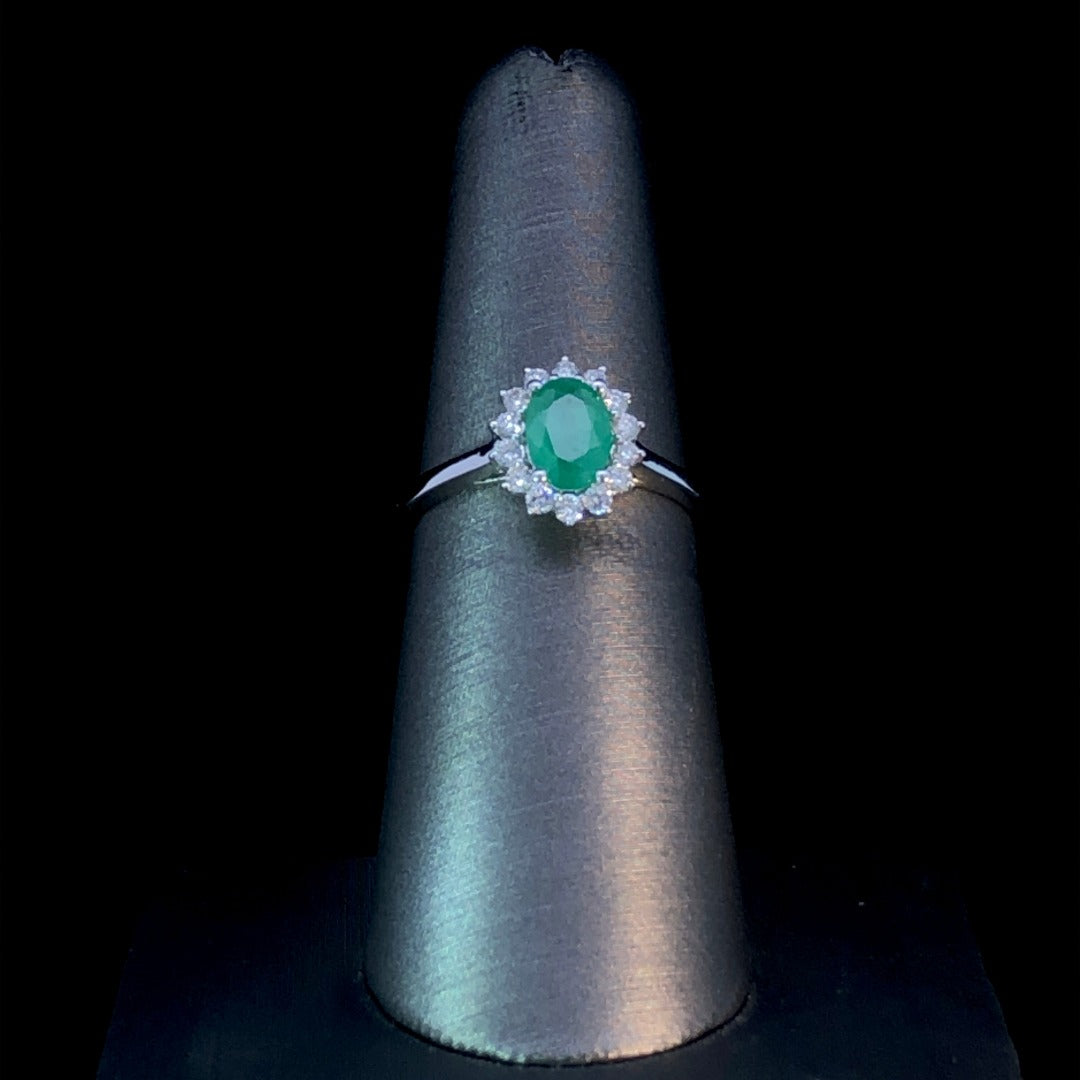 159938 - .76 ctw emerald and diamond ring