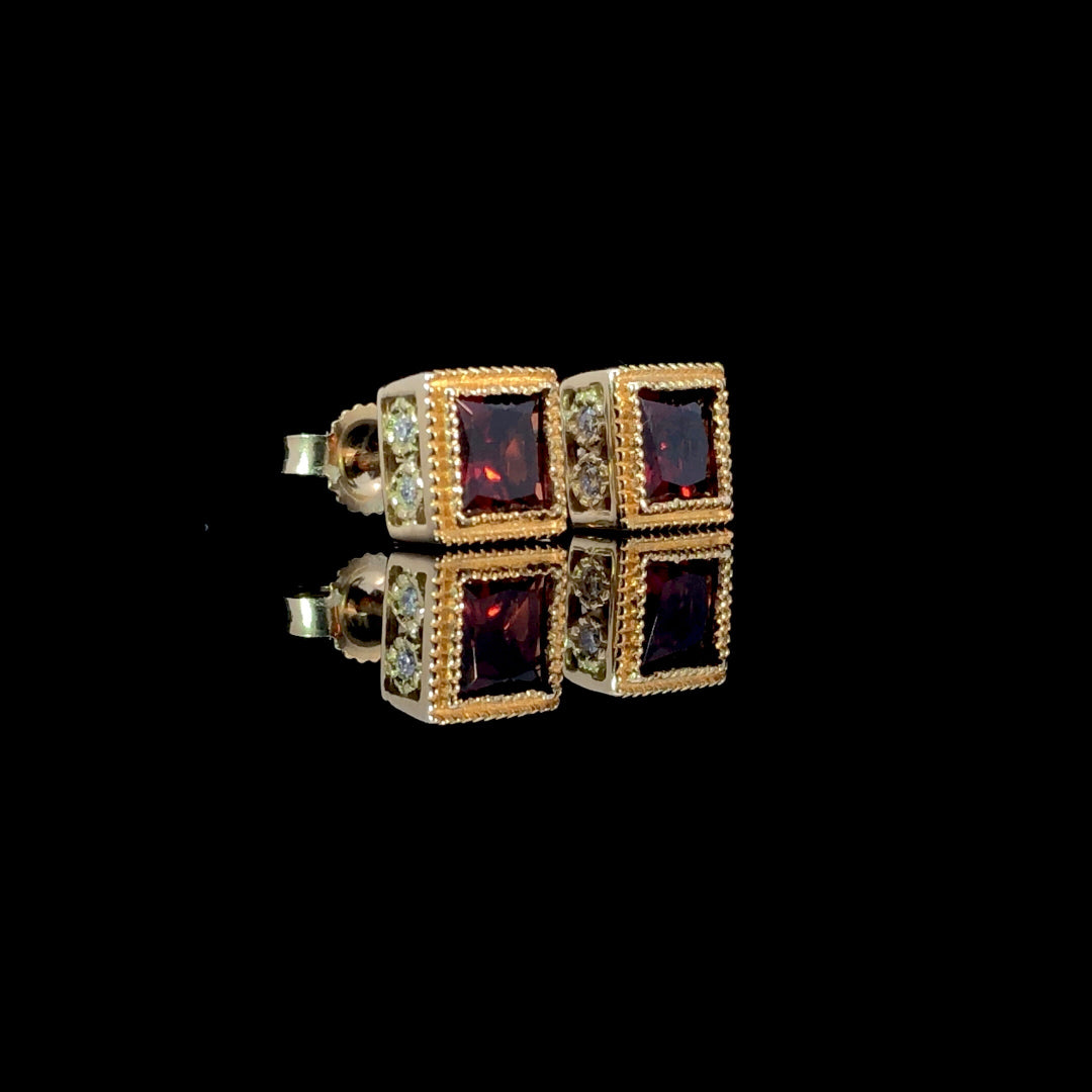165569 - Garnet and diamond earrings