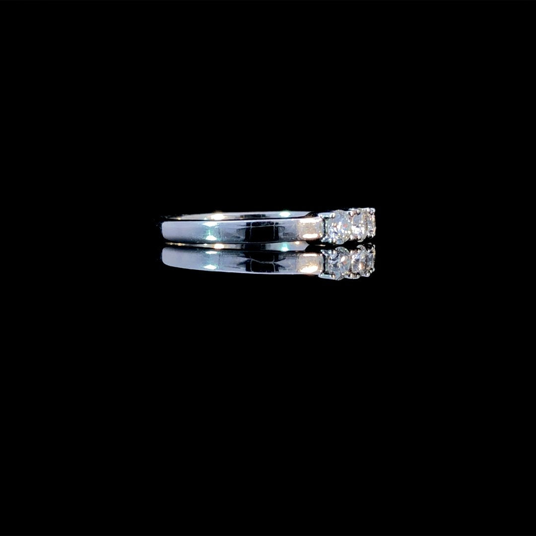 128253 - .30 ctw diamond ring