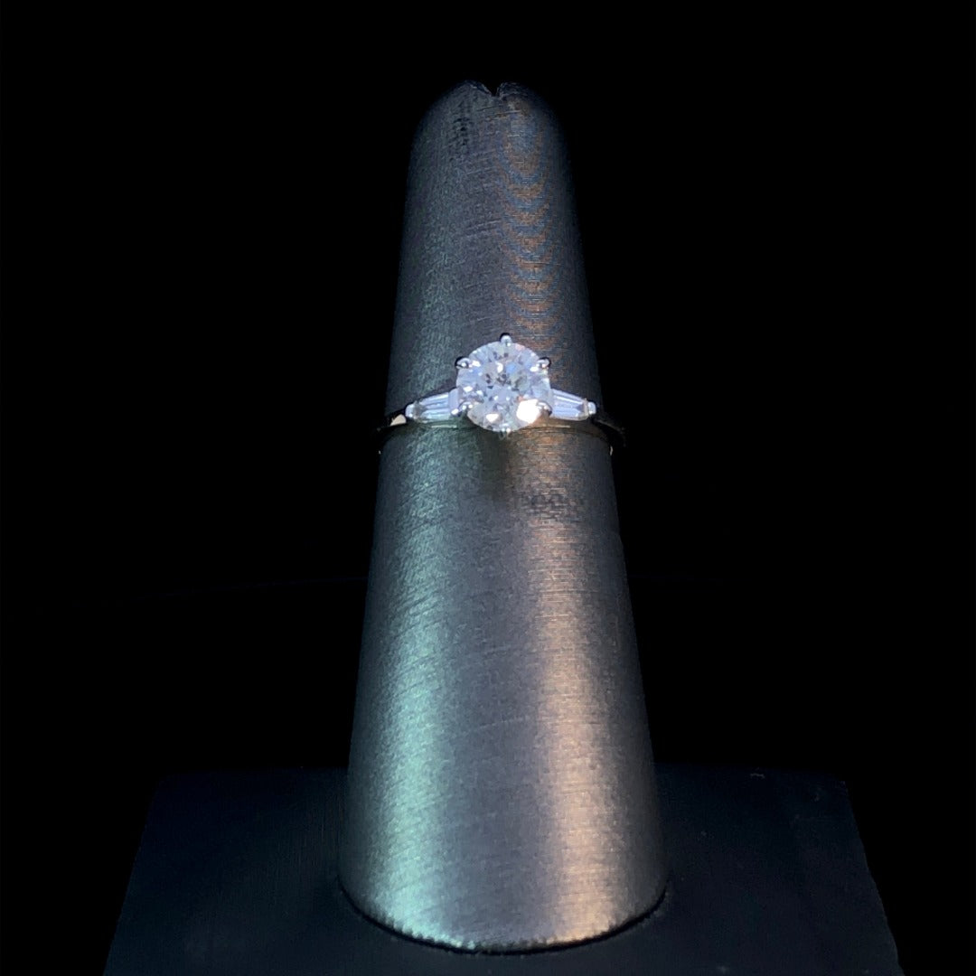 117631 - 1.17 ctw round diamond ring