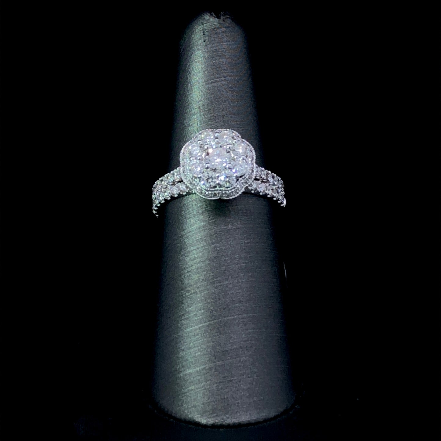 160912 - 1.25 ctw diamond ring