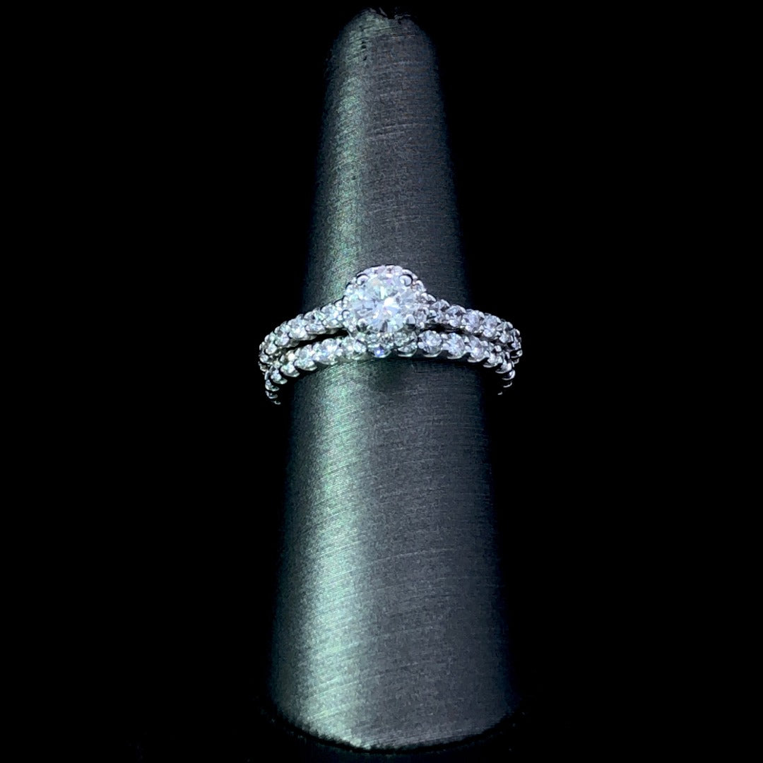 144276 - 1.02 ctw diamond ring