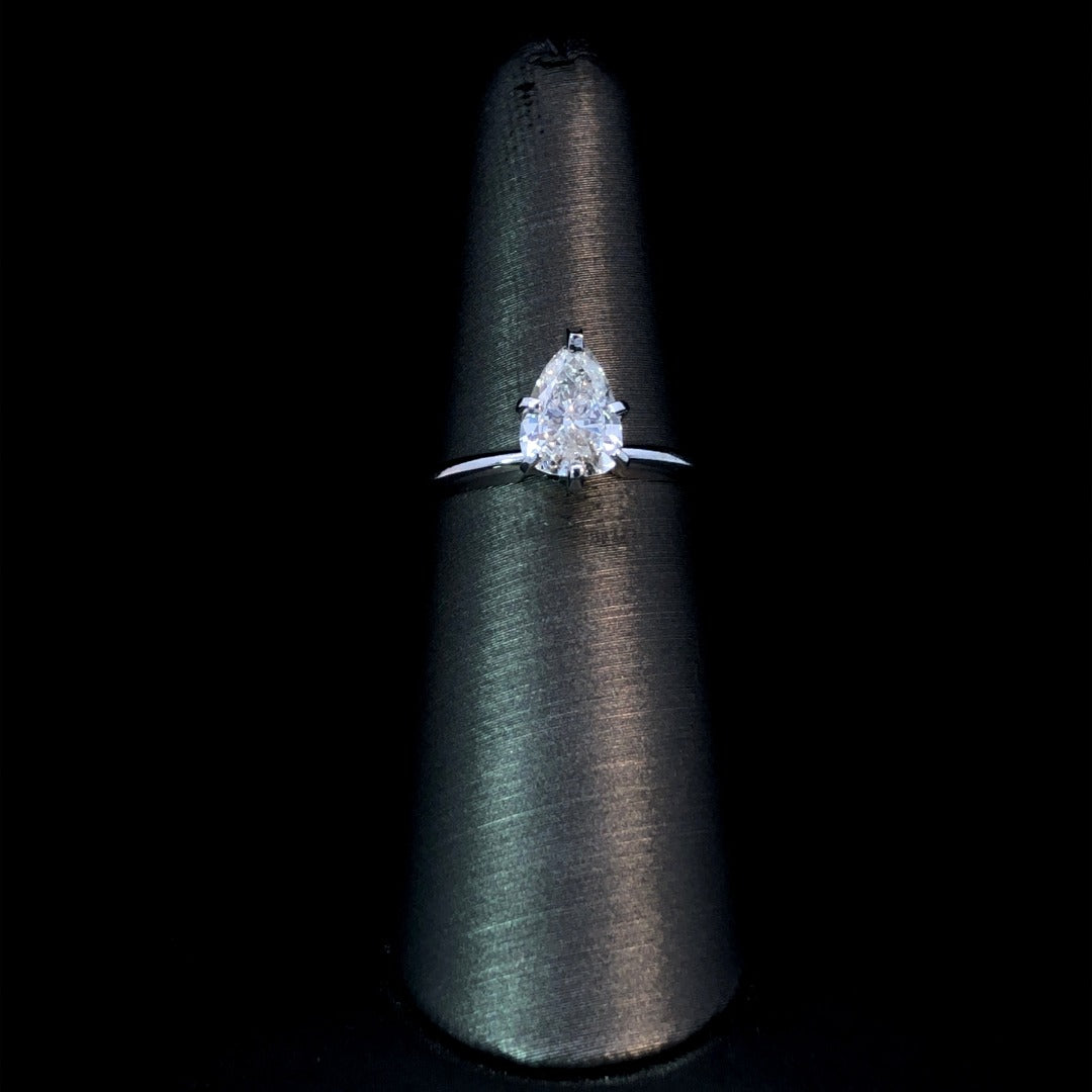 163049 - 1.07 ctw diamond ring