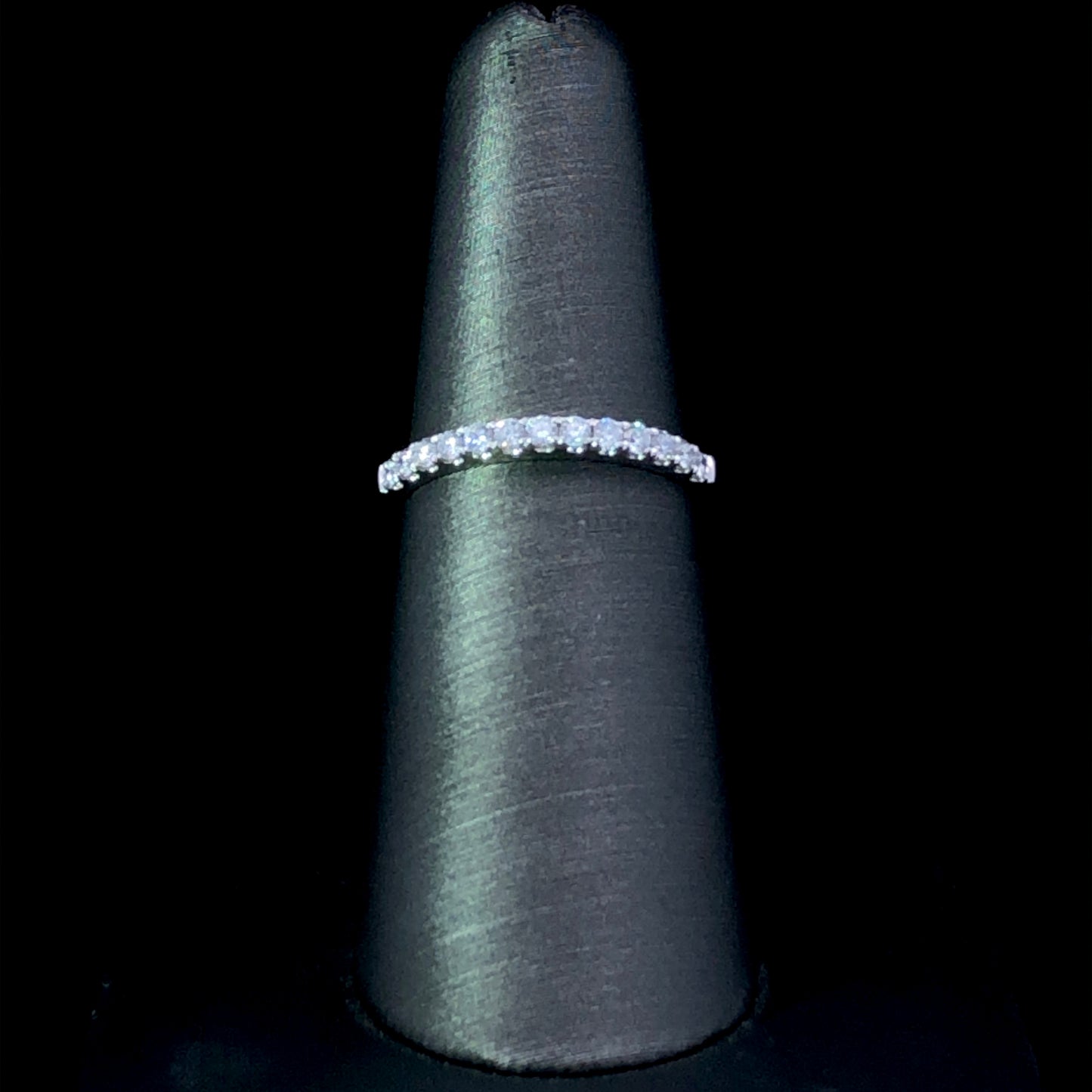 159420 - .28 ctw diamond band