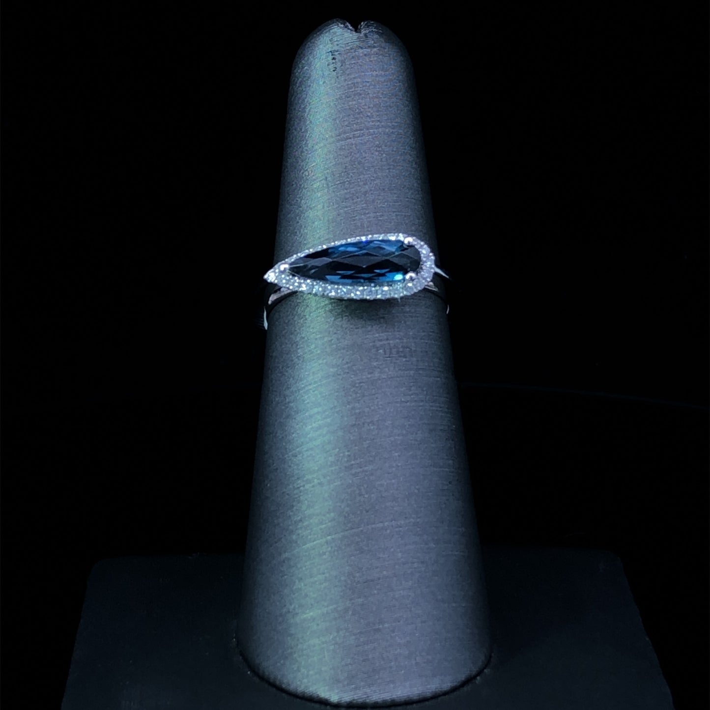 157659 - 1.13 ctw blue topaz and diamond ring