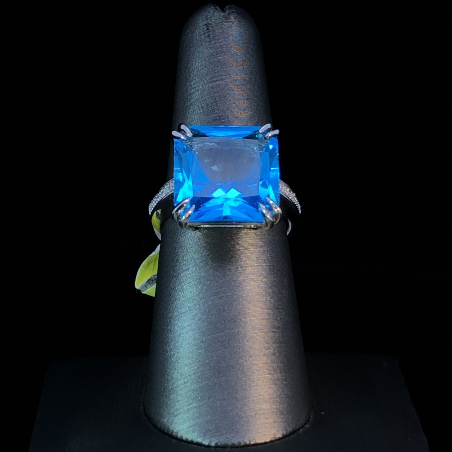 155544 - 12.83 ctw Blue topaz and diamond ring