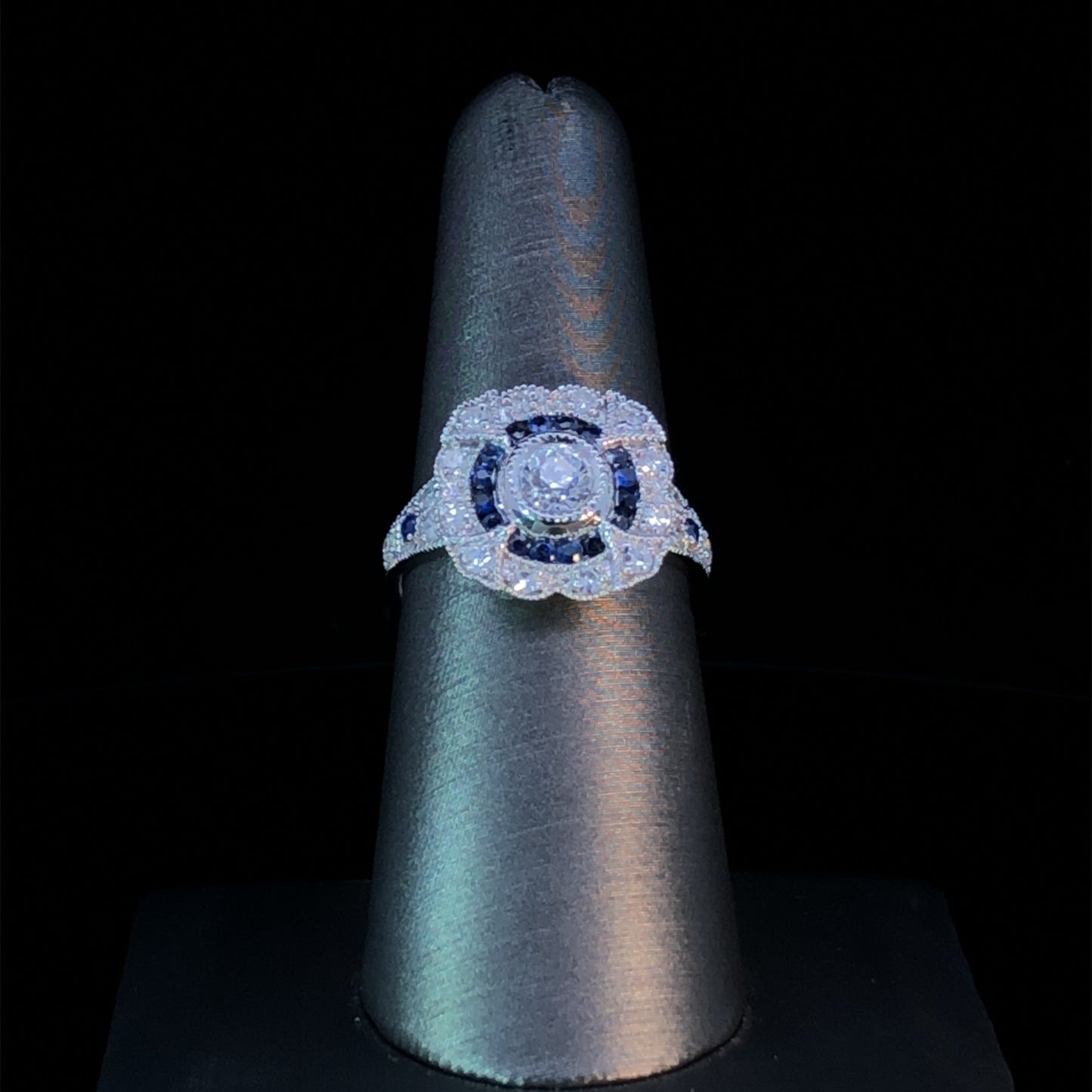 151160 - 1.15 ctw Diamond and sapphire ring