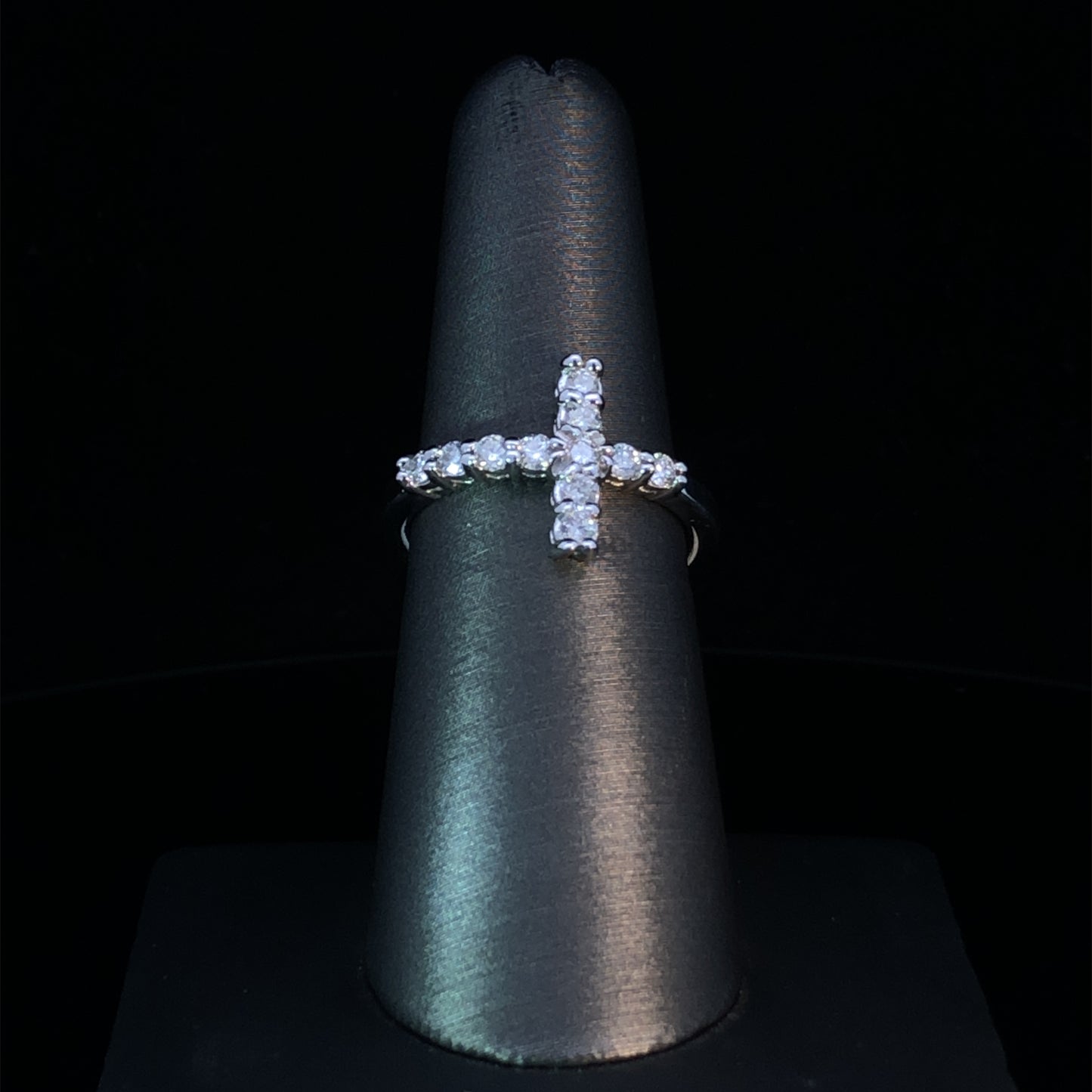161679 - .45 ctw diamond ring